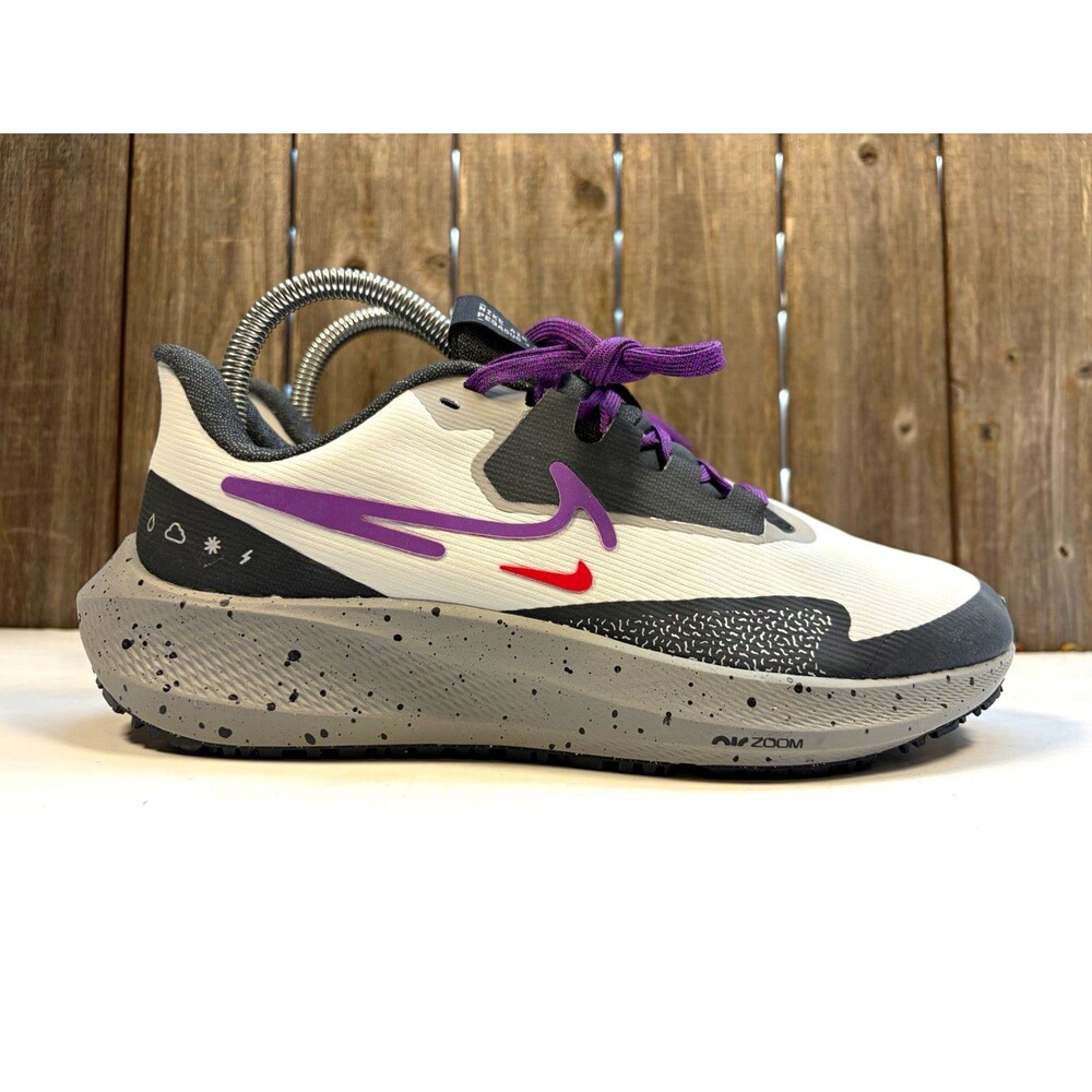Nike Air Zoom Pegasus 39 Shield Light Bone Vivid Purple Women’s shoe 7.5 NWOT